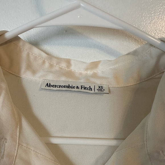 Abercrombie & Fitch Satin Button Down Top - Picture 2 of 2